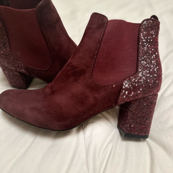 ✨SPARKLY✨ burgundy boots - Picture 9 of 9